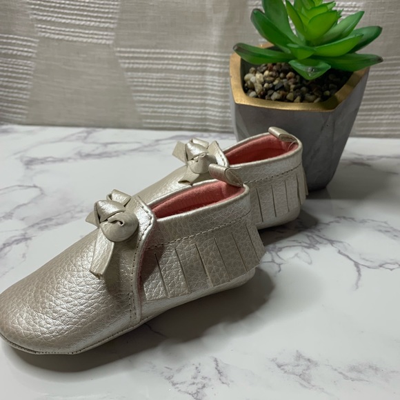 Gold Baby shoes - Picture 2 of 6